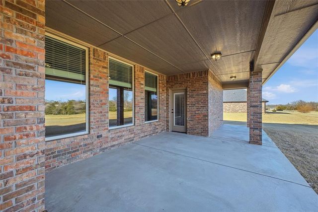 981 County Street 2984, Blanchard, OK 73010