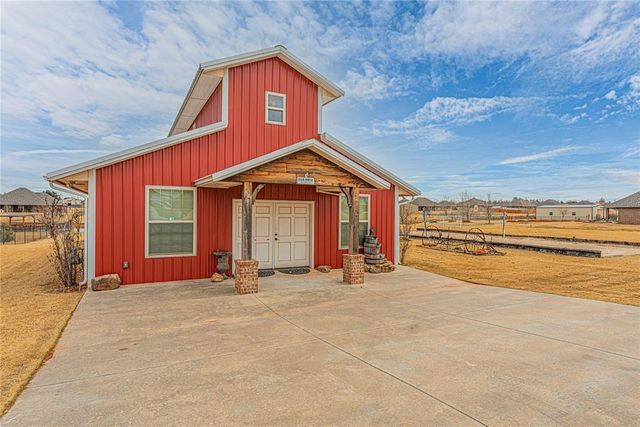 981 County Street 2984, Blanchard, OK 73010