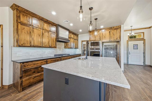 981 County Street 2984, Blanchard, OK 73010