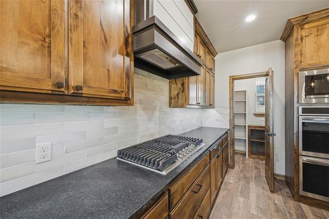 981 County Street 2984, Blanchard, OK 73010