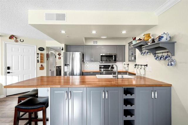 2400 FEATHER SOUND DRIVE 1428, Clearwater, FL 33762