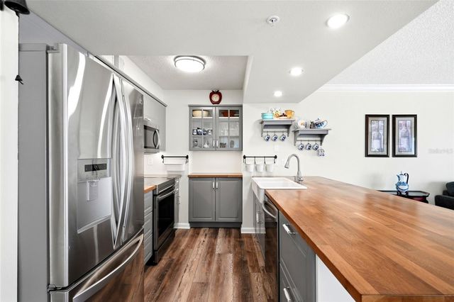 2400 FEATHER SOUND DRIVE 1428, Clearwater, FL 33762