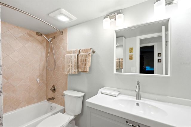 2400 FEATHER SOUND DRIVE 1428, Clearwater, FL 33762