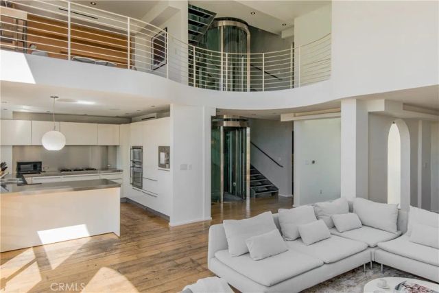 11 Marine Terrace 3, Santa Monica, CA 90401