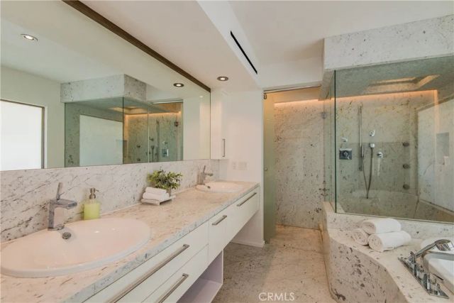 11 Marine Terrace 3, Santa Monica, CA 90401
