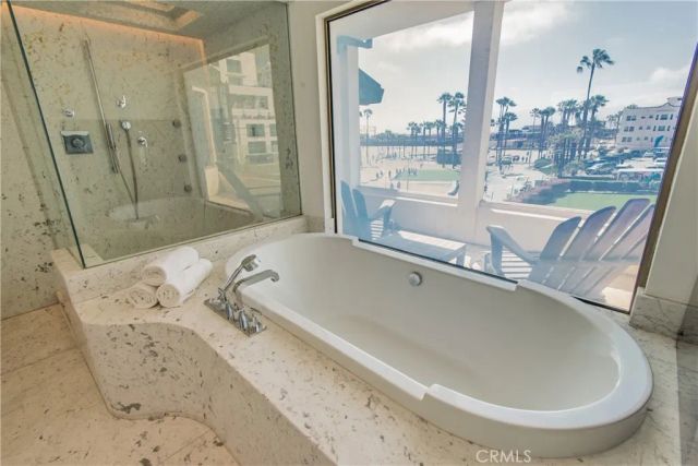 11 Marine Terrace 3, Santa Monica, CA 90401