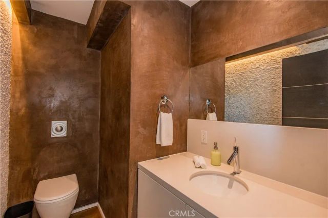 11 Marine Terrace 3, Santa Monica, CA 90401