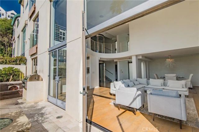 11 Marine Terrace 3, Santa Monica, CA 90401