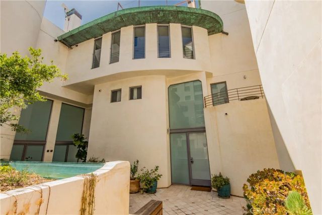 11 Marine Terrace 3, Santa Monica, CA 90401