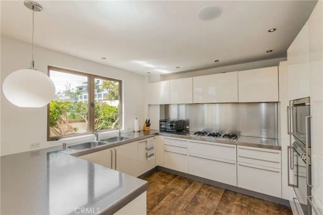 11 Marine Terrace 3, Santa Monica, CA 90401