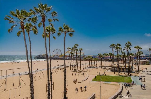 11 Marine Terrace 3, Santa Monica, CA 90401