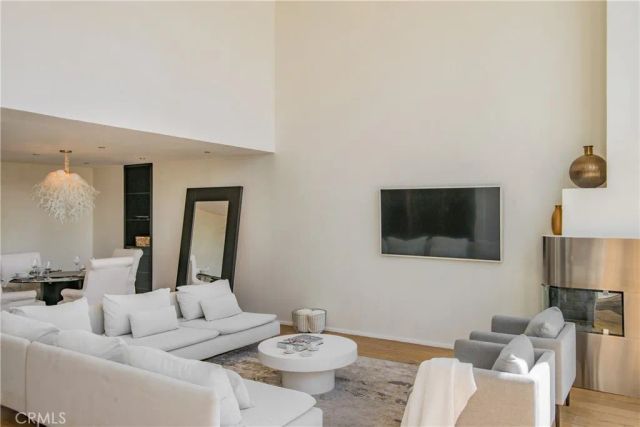 11 Marine Terrace 3, Santa Monica, CA 90401