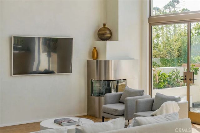 11 Marine Terrace 3, Santa Monica, CA 90401