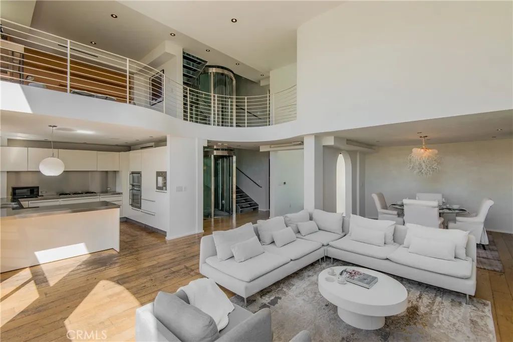 11 Marine Terrace 3, Santa Monica, CA 90401