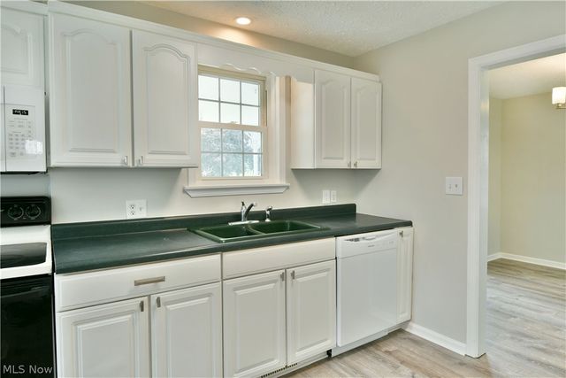 1246 Atlantic Street NE, Warren, OH 44483
