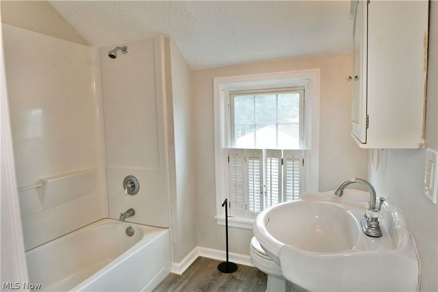 1246 Atlantic Street NE, Warren, OH 44483