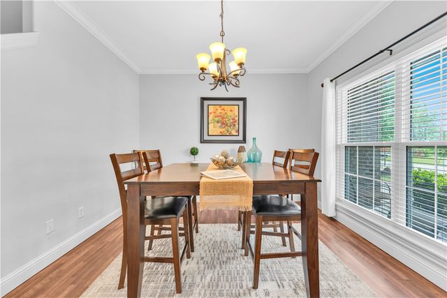 614 SW 5th Street, Bentonville, AR 72712