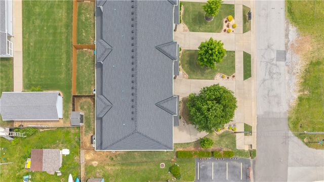 614 SW 5th Street, Bentonville, AR 72712
