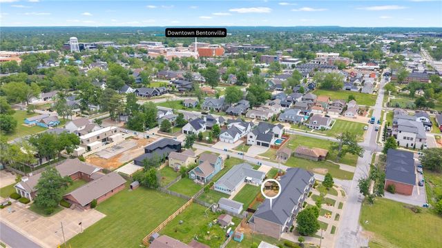 614 SW 5th Street, Bentonville, AR 72712