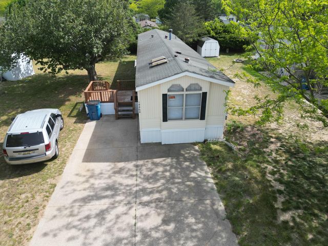 14464 Lemontree Lane, West Olive, MI 49460