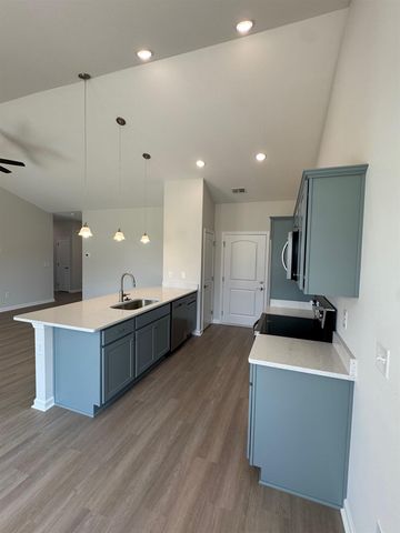 603 Shallow Cove Dr., Conway, SC 29527