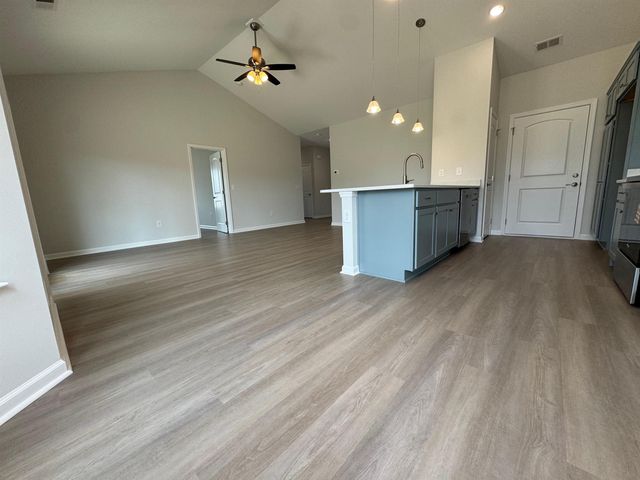 603 Shallow Cove Dr., Conway, SC 29527