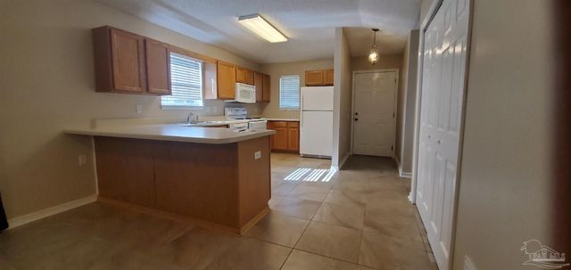 2520 Trailwood Dr, Pensacola, FL 32526