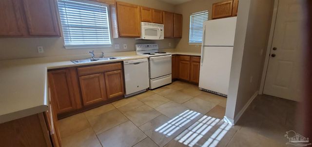 2520 Trailwood Dr, Pensacola, FL 32526