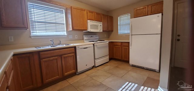 2520 Trailwood Dr, Pensacola, FL 32526