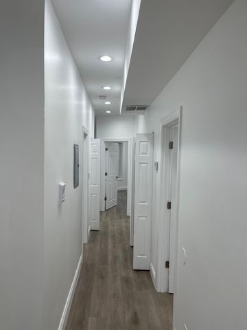 6141 S Eberhart Avenue, Chicago, IL 60637