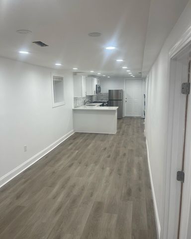 6141 S Eberhart Avenue, Chicago, IL 60637