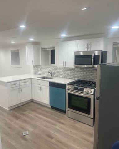 6141 S Eberhart Avenue, Chicago, IL 60637