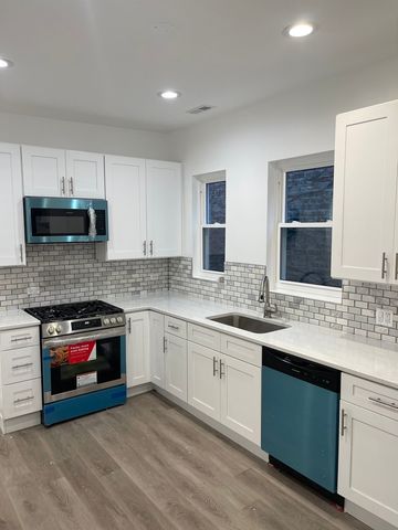 6141 S Eberhart Avenue, Chicago, IL 60637