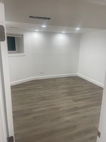 6141 S Eberhart Avenue, Chicago, IL 60637