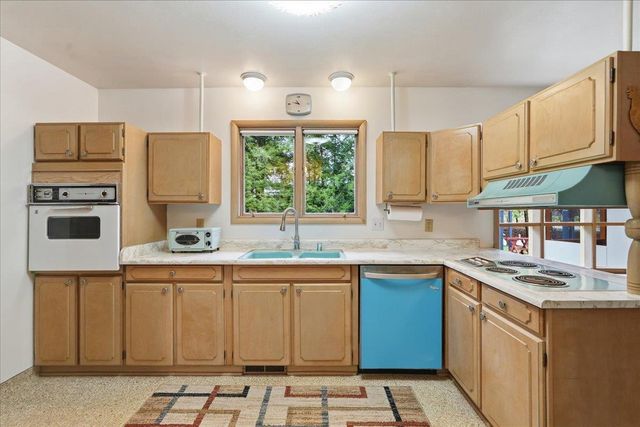 729 Dearholt Road, Madison, WI 53711