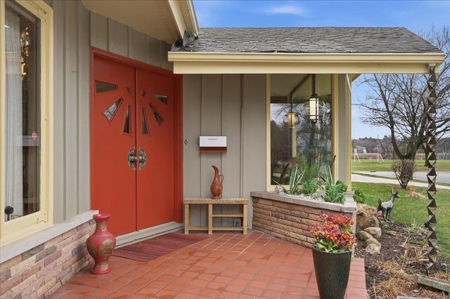 729 Dearholt Road, Madison, WI 53711