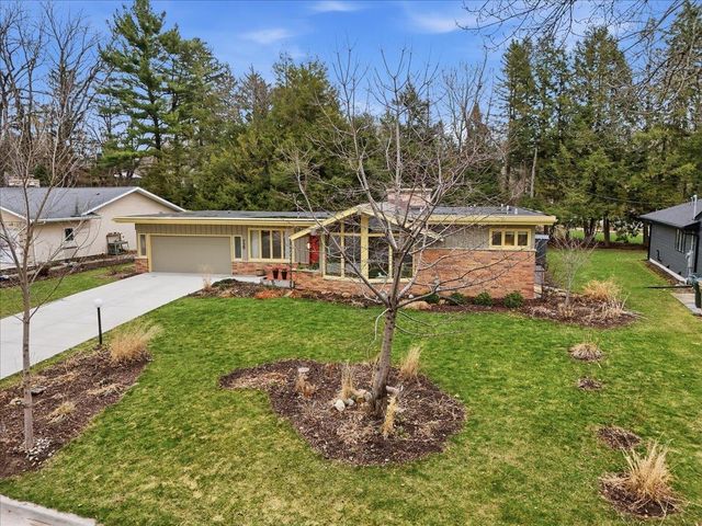 729 Dearholt Road, Madison, WI 53711