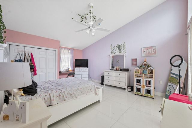 4527 REDCOAT DRIVE, Wesley Chapel, FL 33543