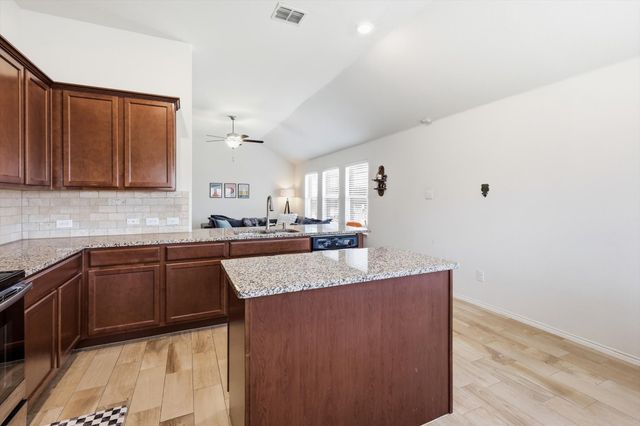 5325 Brentlawn Drive, Fort Worth, TX 76179
