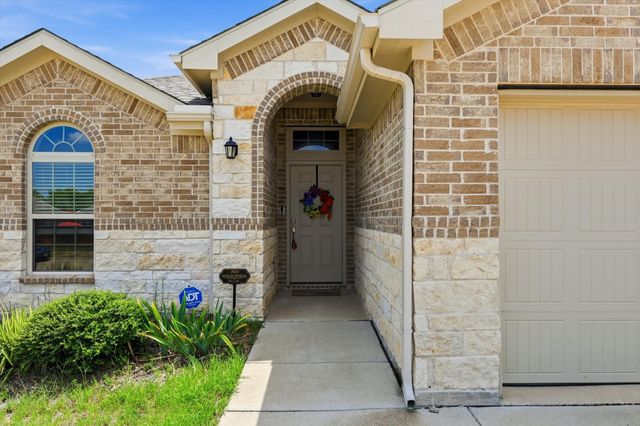 5325 Brentlawn Drive, Fort Worth, TX 76179