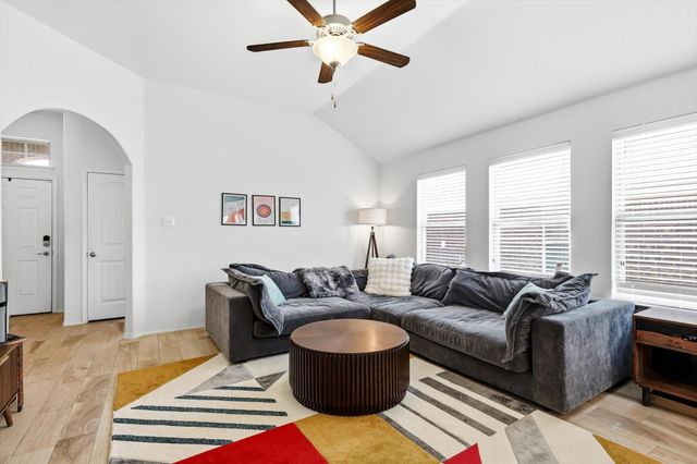 5325 Brentlawn Drive, Fort Worth, TX 76179