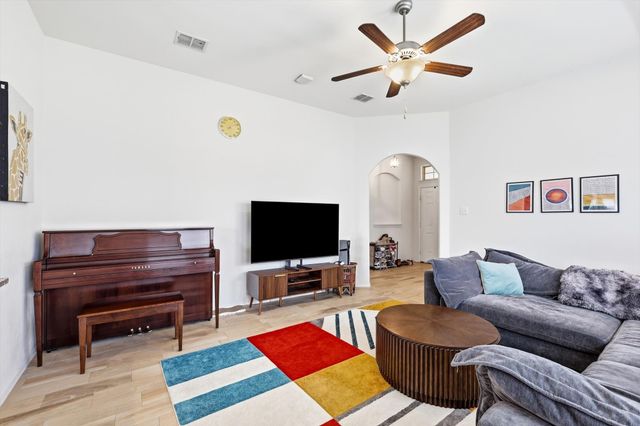 5325 Brentlawn Drive, Fort Worth, TX 76179