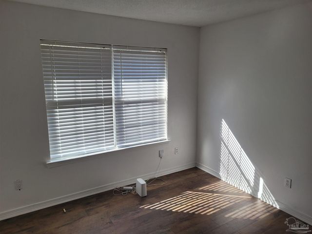 6379 Mers Ln, Pensacola, FL 32526