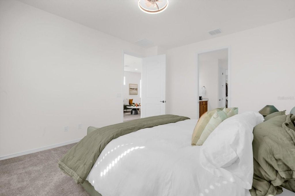 Image 17 of property listing at 1911 SPRING SHOWER CIRCLE, Kissimmee, FL 34744