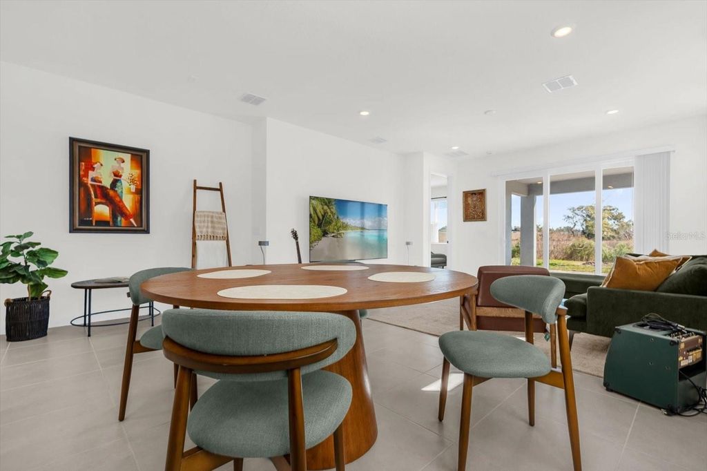 Image 7 of property listing at 1911 SPRING SHOWER CIRCLE, Kissimmee, FL 34744