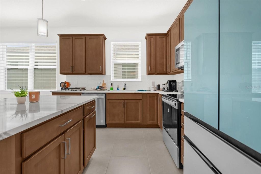 Image 10 of property listing at 1911 SPRING SHOWER CIRCLE, Kissimmee, FL 34744