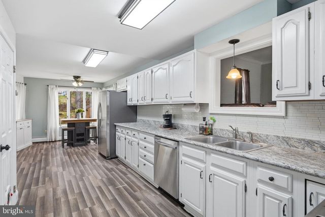 5193 VERA CRUZ RD, Center Valley, PA 18034