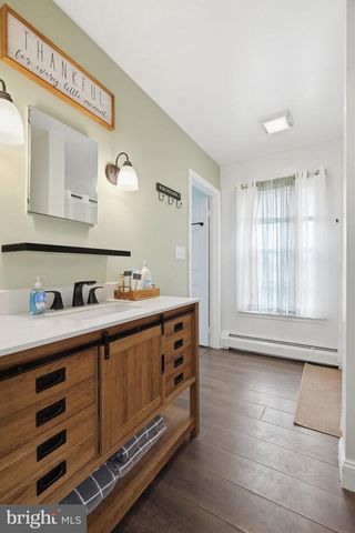 5193 VERA CRUZ RD, Center Valley, PA 18034