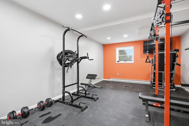 5193 VERA CRUZ RD, Center Valley, PA 18034