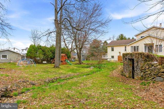 5193 VERA CRUZ RD, Center Valley, PA 18034